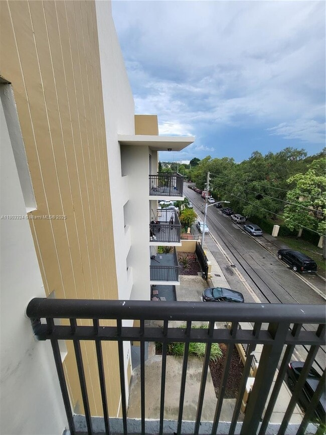 Building Photo - 2647 NW 25th Ave
