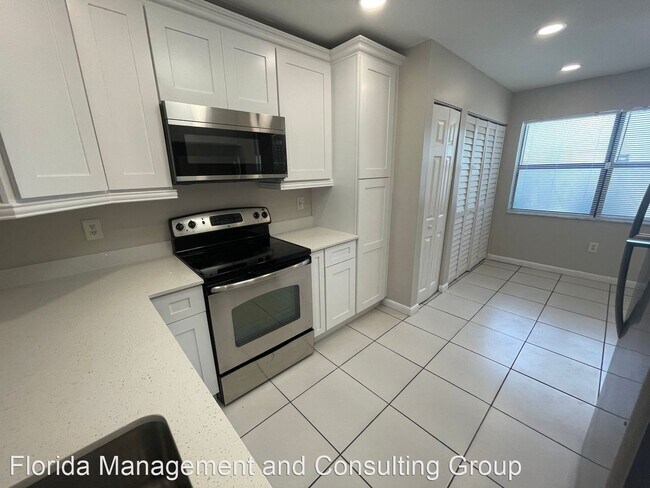 Foto del edificio - 3 br, 2.5 bath House - 5264 Gate Lake Road...