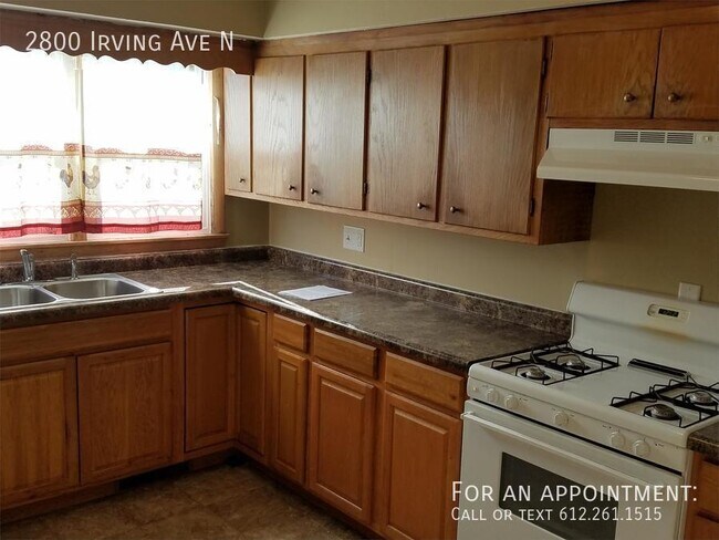 Foto del edificio - 2800 N Irving Ave