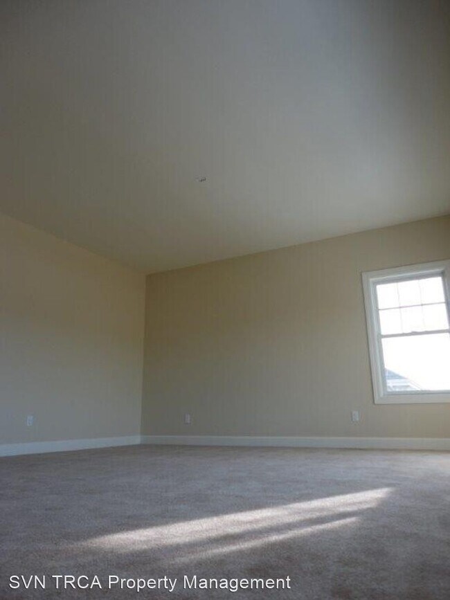 Building Photo - 4 br, 3 bath House - 192 Seneca Place