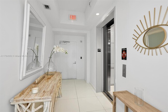 Foto del edificio - 851 NE 1st Ave