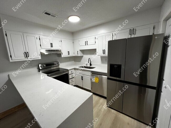 Building Photo - 3714 Penny St SW
