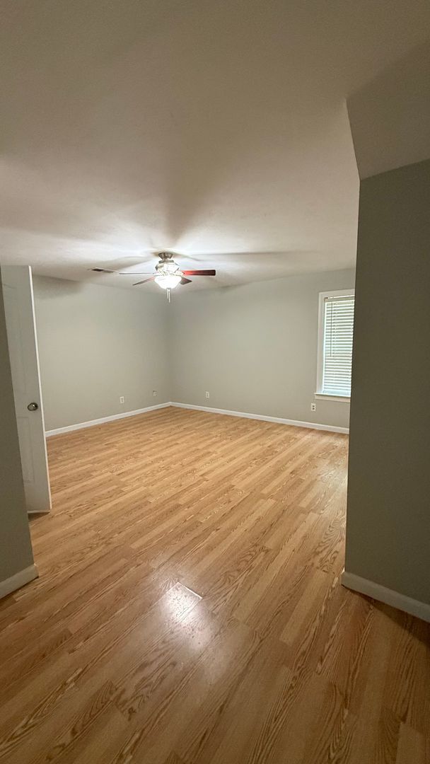 Foto del edificio - Large 3 Bed 3 Bath home Millington