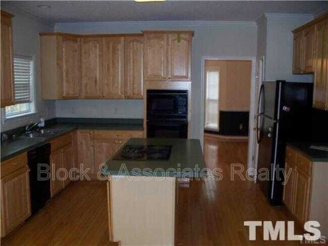 Building Photo - 108 Tecumseh Ct