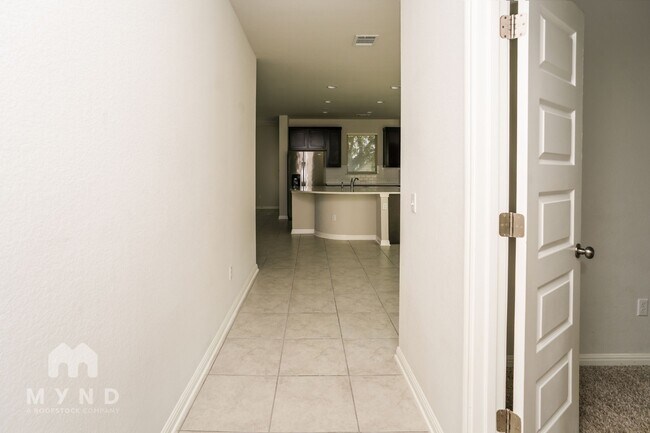 Foto del edificio - 708 Hays Hill Dr