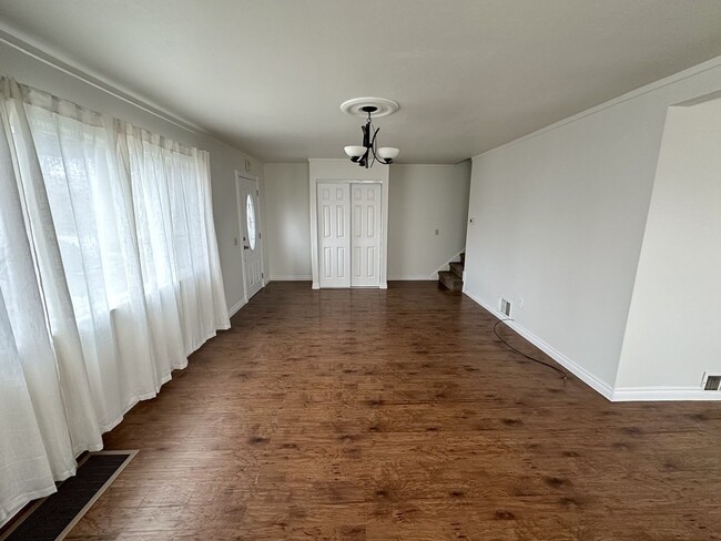 Building Photo - 320/322 Casey Ave*