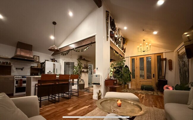 Foto del edificio - 230 Cyteworth Rd