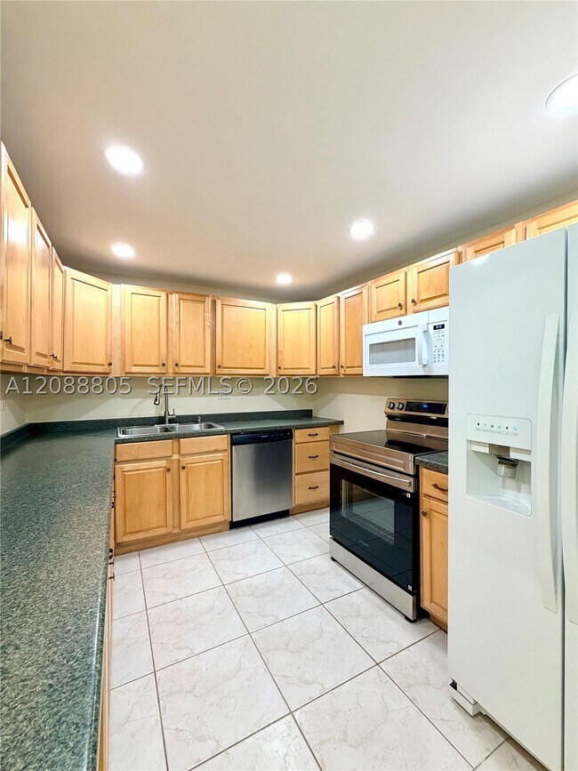 Foto del edificio - 1655 NE 115th St