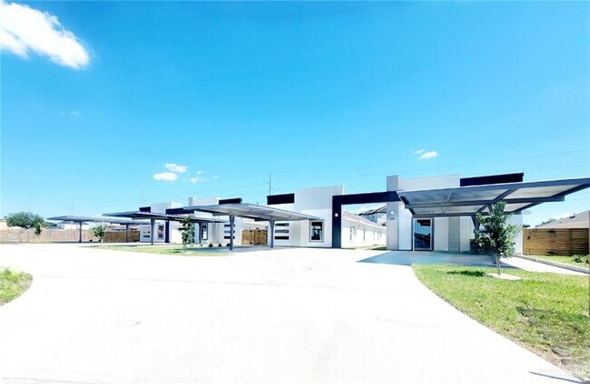 Foto del edificio - 13 South Dr