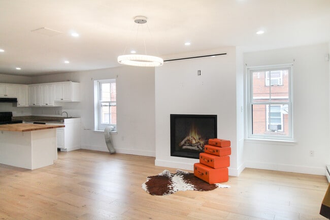 Building Photo - 41 Wolcott St