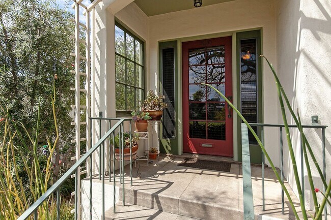 Foto del edificio - 820 W Nutmeg St