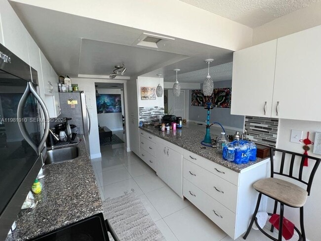 Photo - 18061 Biscayne Blvd House