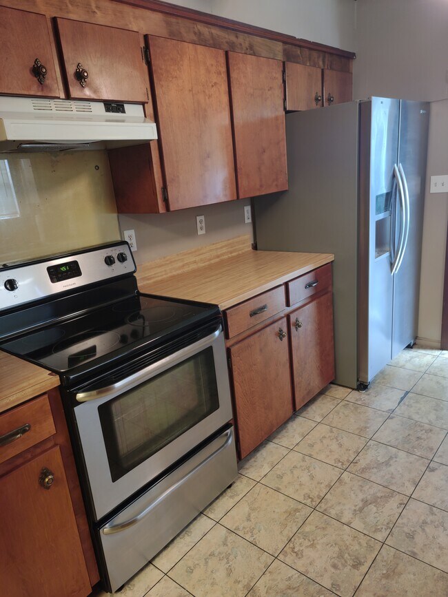 Cocina 2 - 113 Thelma Dr