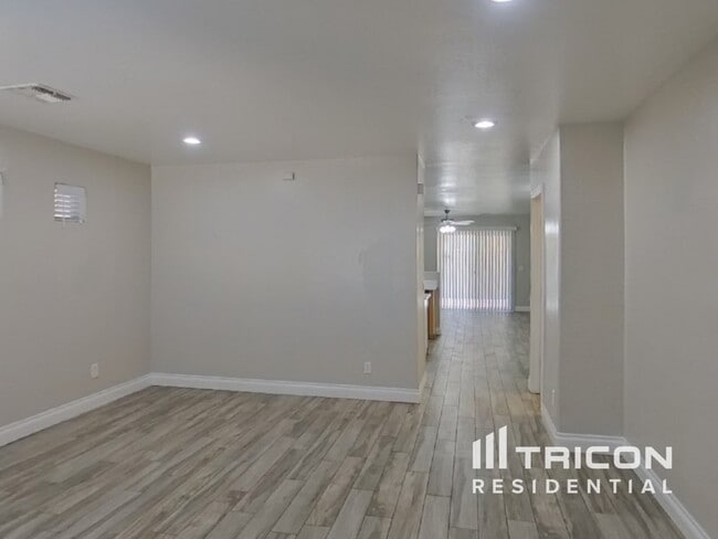 Foto del edificio - 3707 W Carter Rd