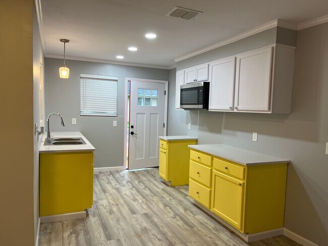 Foto del edificio - Beautiful Newly Built 2 Bedroom Home  1/2 Off First Month’s Rent