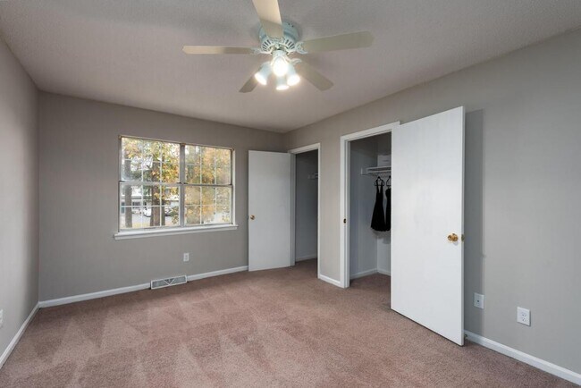 Foto del edificio - 1511 Nantahala Blvd