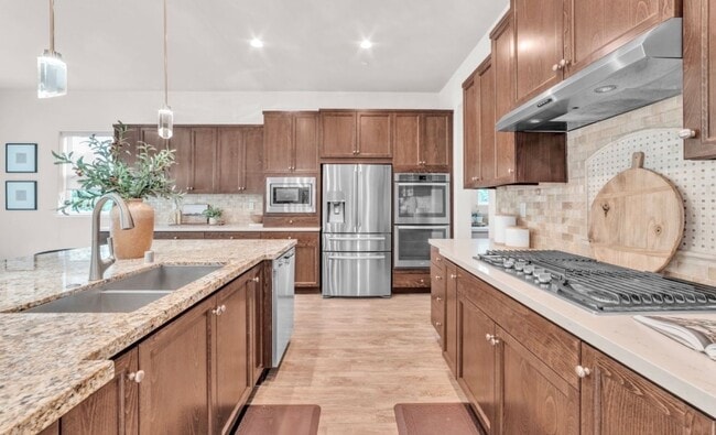 Building Photo - 612 Idlewood Pl