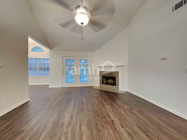 Building Photo - 118 Golden Gate Dr