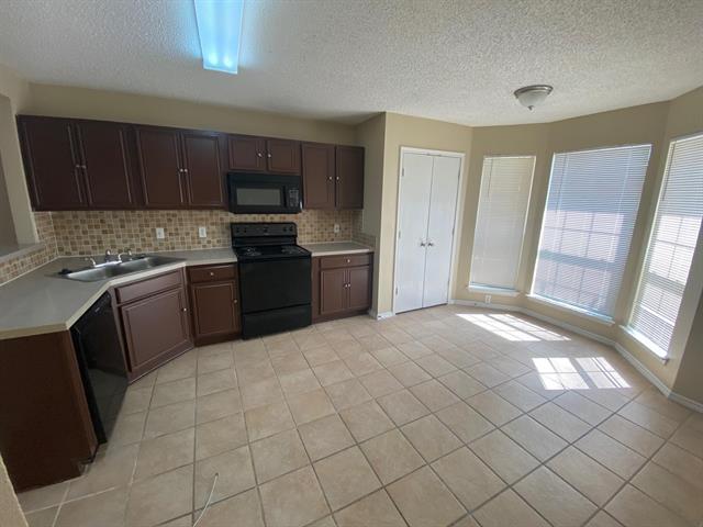 Building Photo - 7116 Ashbourne Way