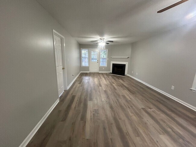 Foto del edificio - 15 Heritage Village Ln