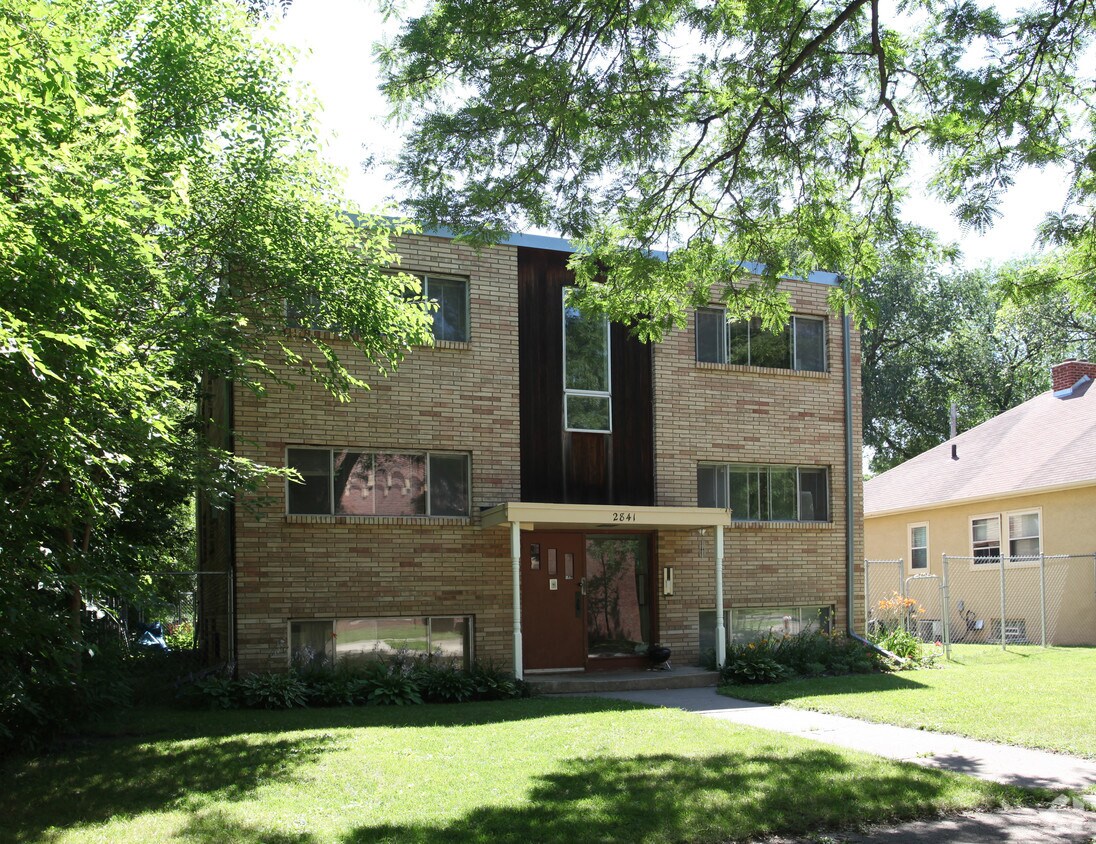 Building Photo - 2841 33rd Ave S
