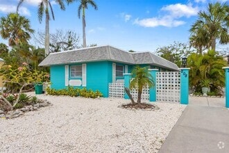 Building Photo - 208 Magnolia Ave