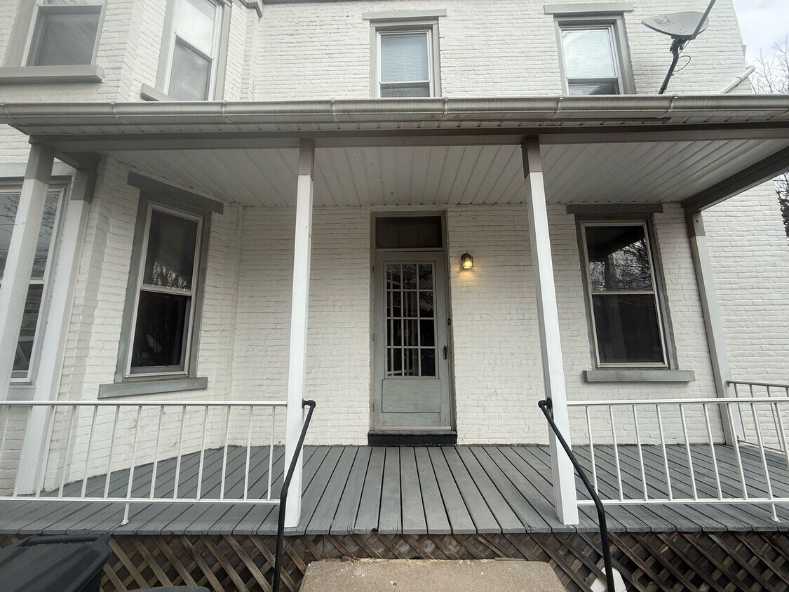 Foto principal - 523 Cherokee St