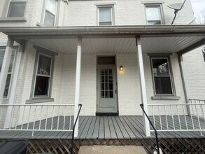 Building Photo - 523 Cherokee St