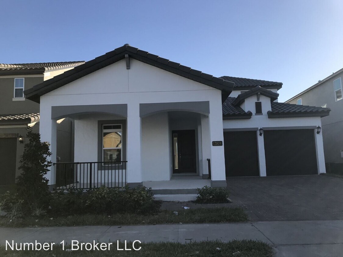 Foto principal - 12874 Westside Village Loop