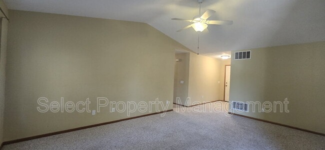 Building Photo - 4110 Three Oaks Dr