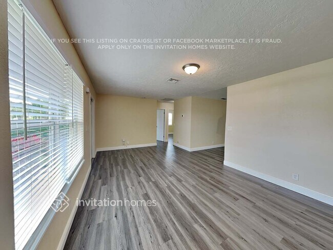 Foto del edificio - 4582 Carthage Cir N