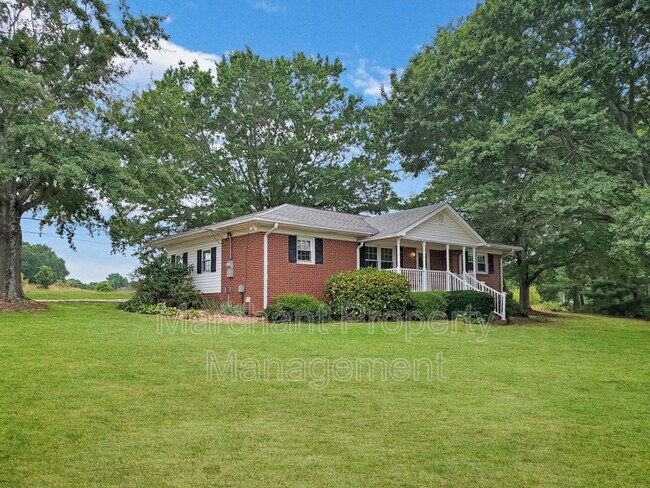 Building Photo - 1367 Jonesville Rd