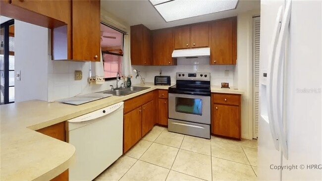 Foto del edificio - 1332 Bentley Ave