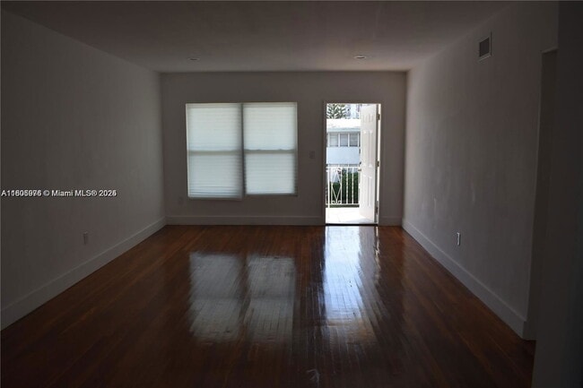 Building Photo - 9720 W Bay Harbor Dr