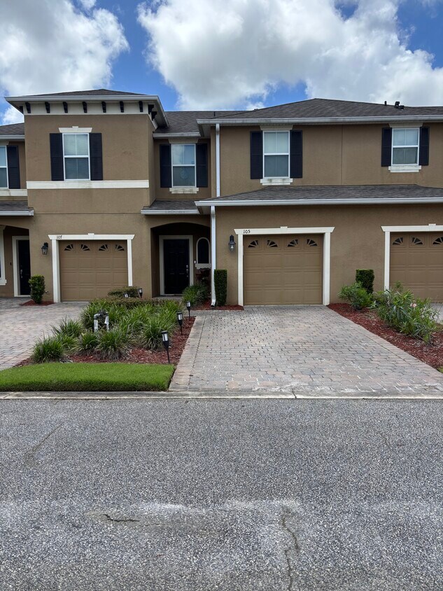 Foto principal - 105 Phillip Scott Dr