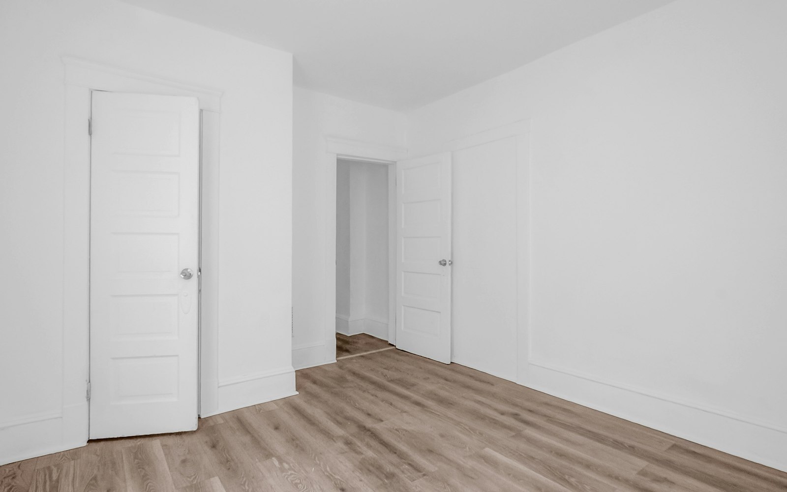 1260 E 61st St Cleveland, OH 44103 – photo 3