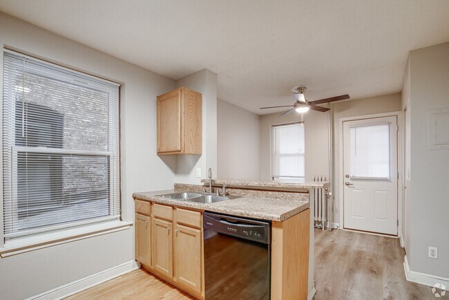 Building Photo - 1400-1408 Spruce Pl – Oak Grove Downtown