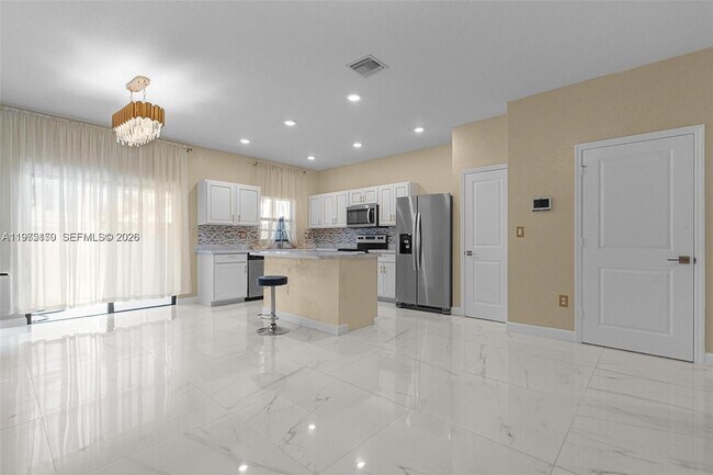Foto del edificio - 1130 SW 6th Ct