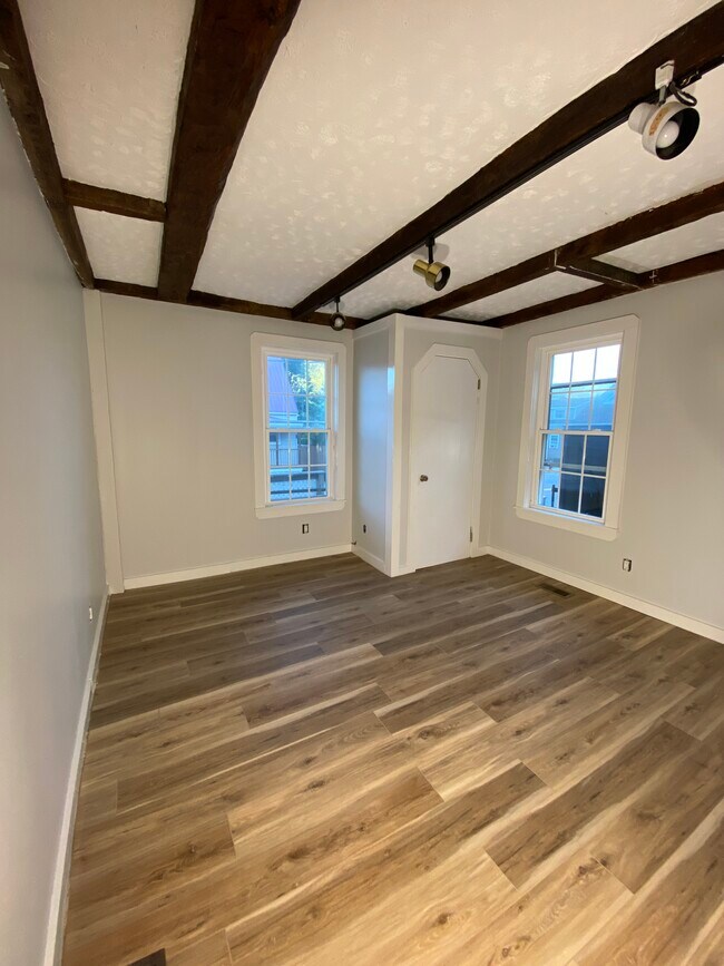 Bedroom - 563 White Mountain Hwy