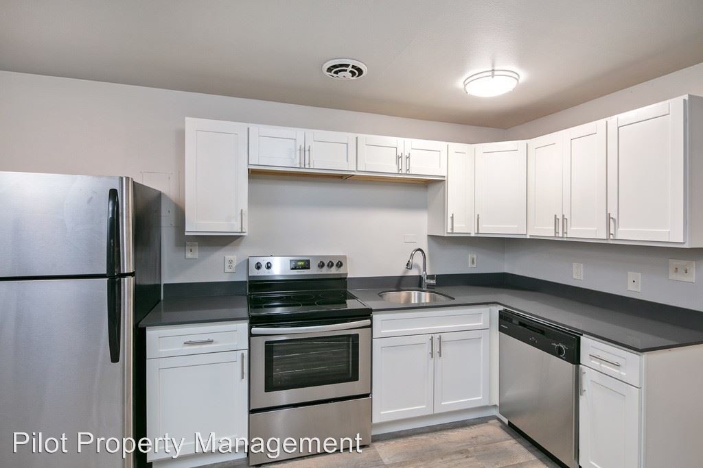 Foto principal - 7001 Rainier Ave S
