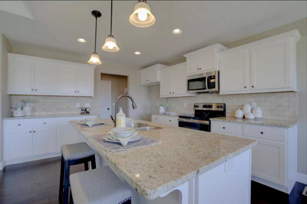 Hickory Valley Luxury, Newer 4 Bed Room,... - Hickory Valley Luxury,  Newer  4 Bed Room,...