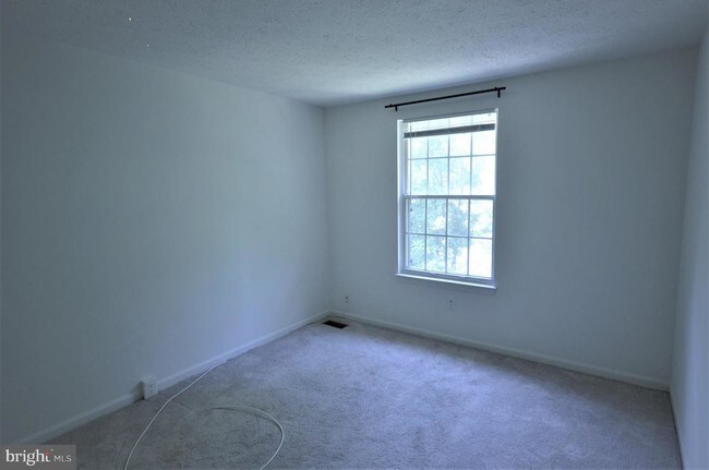 Foto del edificio - 6032 Buttercup Ct