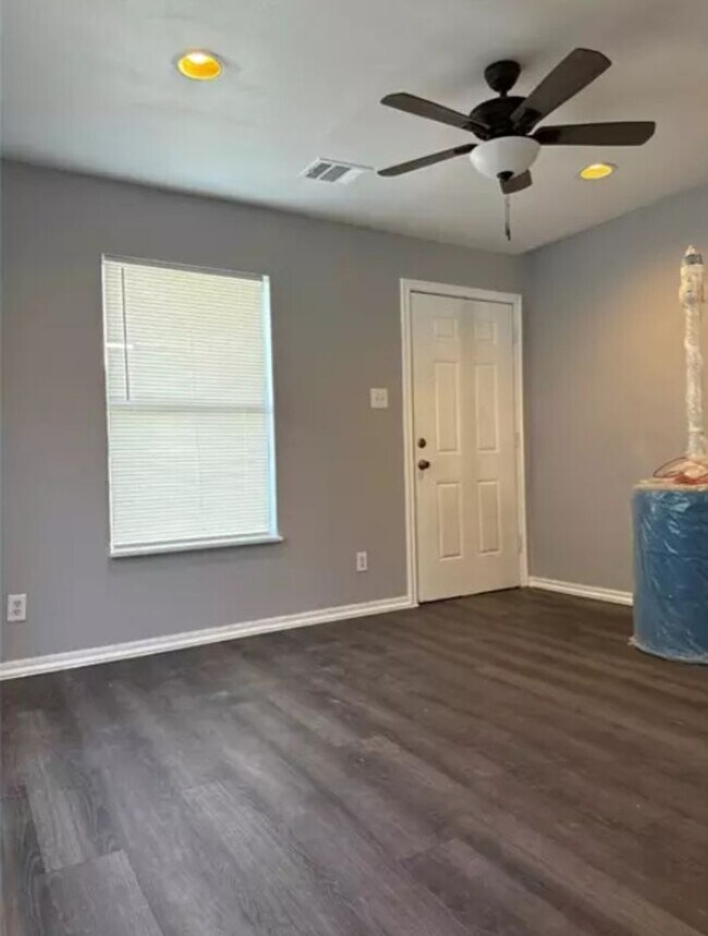 Foto del edificio - Cute and Cozy 2 Bedroom Ready for Move-in ...