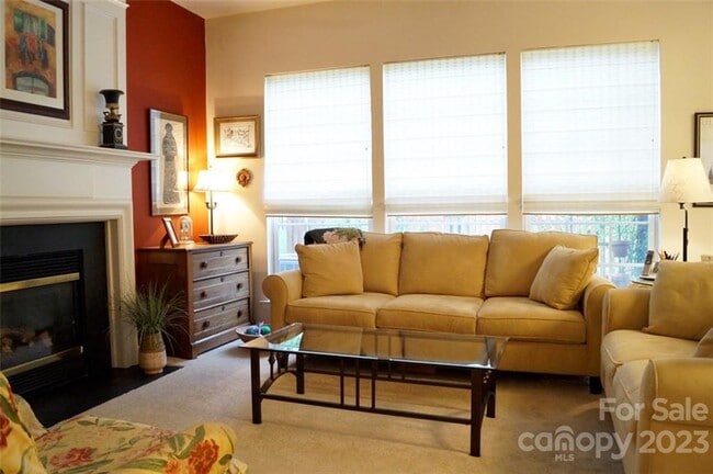 Foto del edificio - 3304 Mannington Dr