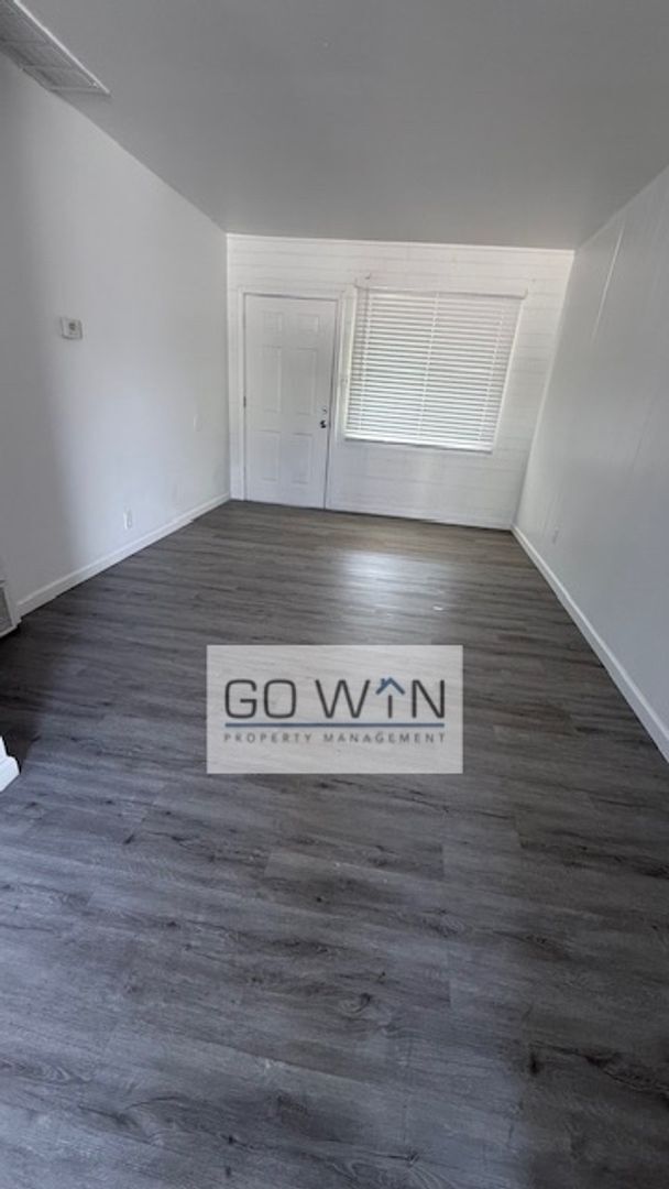 Foto del edificio - 2619 E Portland St