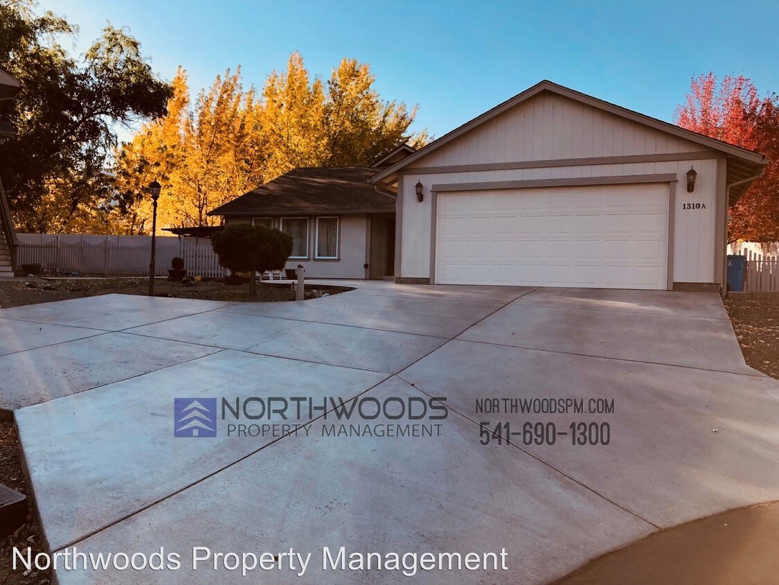 Foto principal - 4 br, 2 bath House - 1310 A Talent Ave