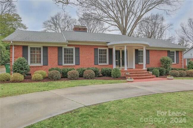 Building Photo - 3900 Barclay Downs Dr