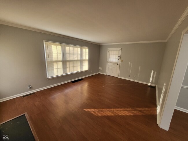 Foto del edificio - 6191 Crittenden Ave