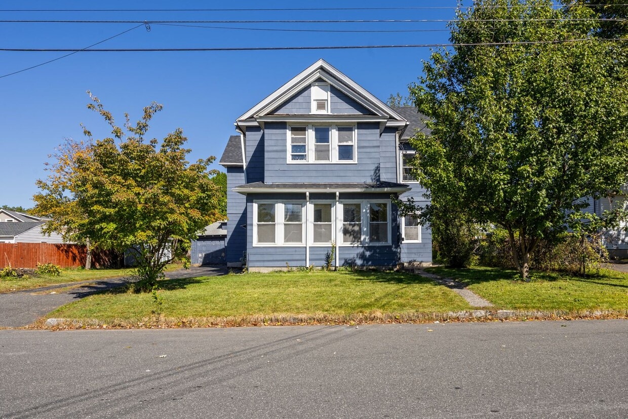 Photo - 182 Narragansett Blvd