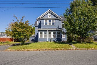 Building Photo - 182 Narragansett Blvd